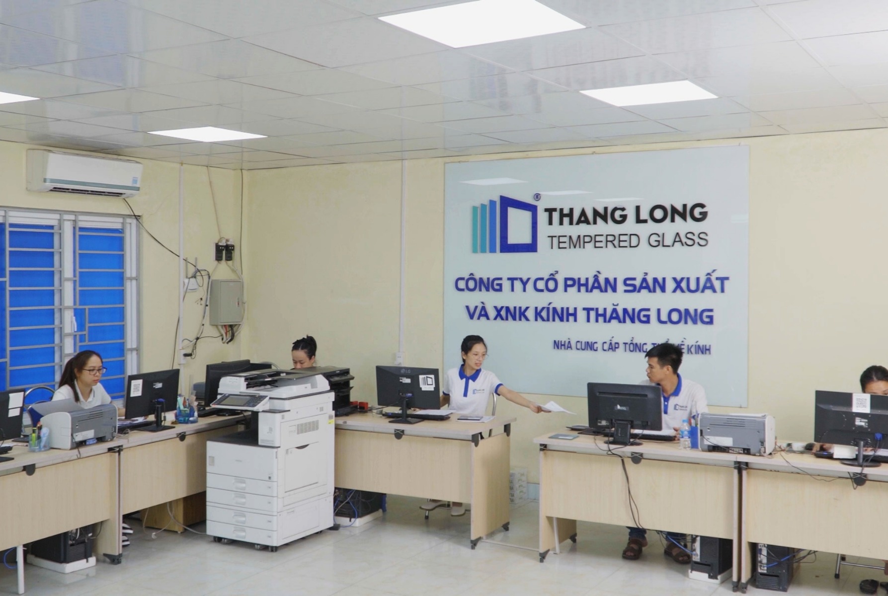nhân sự