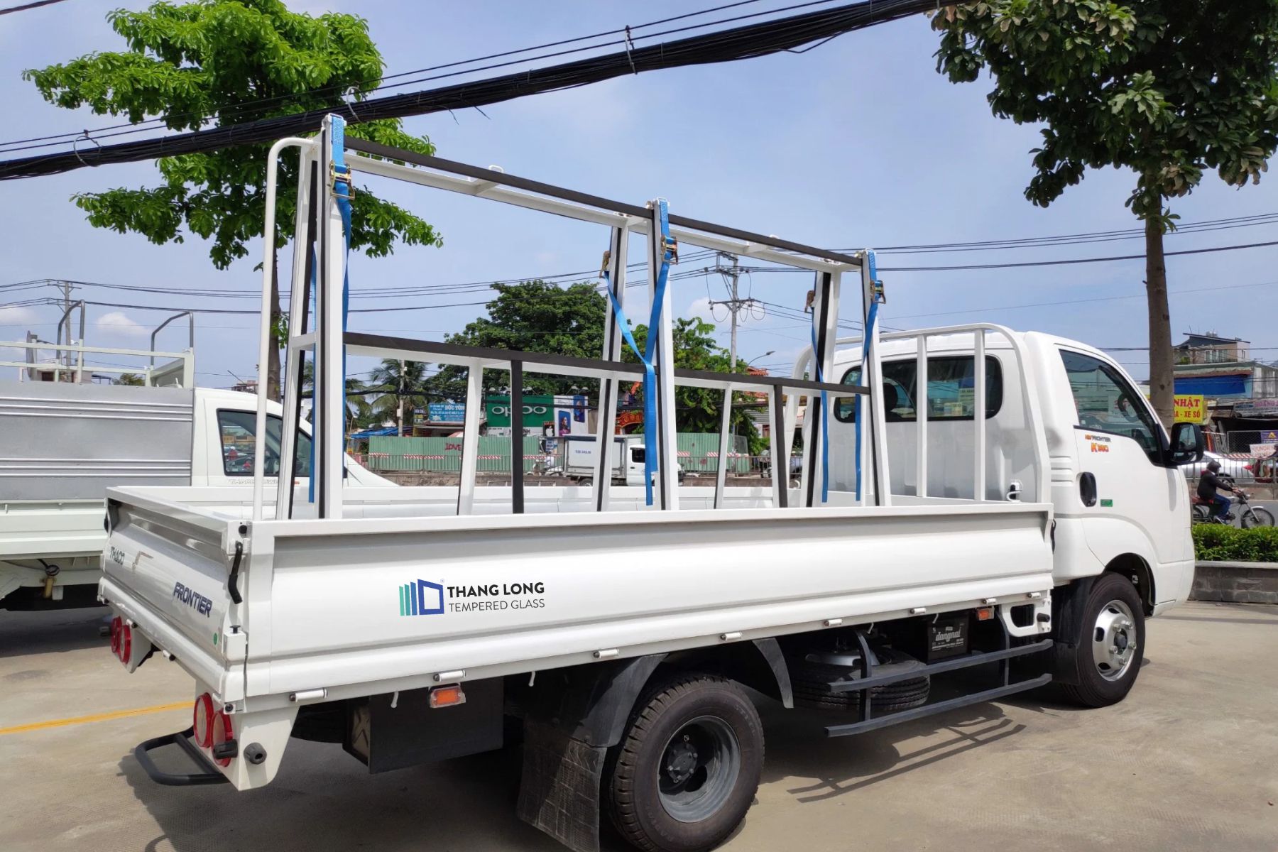 Vận chuyển tại nhà máy Thăng Long Glass